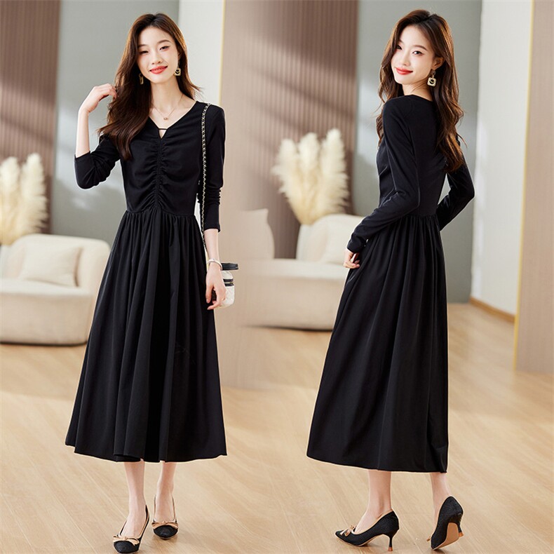 2023秋冬V领针织法式黑色气质长款连衣裙，女装连衣裙，安之芮娜