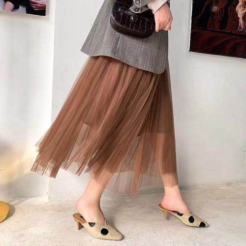 纱裙风格 纱裙半透的质感，给人朦胧的幻想。飘逸的纱裙，轻柔的，其它，蓝衣可