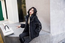 新款羽绒服，女装羽绒服，伊越