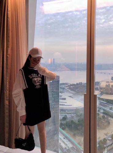 【现货】春装新款假两件拼衬衫修休闲运动针织连衣裙，女装衬衫，多来