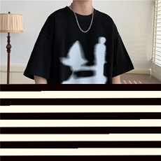 黑色