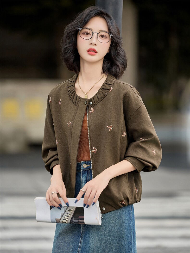 咖色刺绣小蝴蝶夹克美式复古外套女百搭休闲显瘦褶皱领短款上衣,女装短外套,梦懿尔