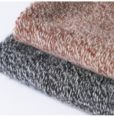 2025时尚不是提前简约休闲花纱穿孔三角巾，围巾，唯若美羊绒