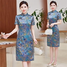 春夏季新款设计简约时尚大气中长款专柜品质真丝旗袍连衣裙新中式，女装汉服/婚纱/旗袍/礼服，小荷流