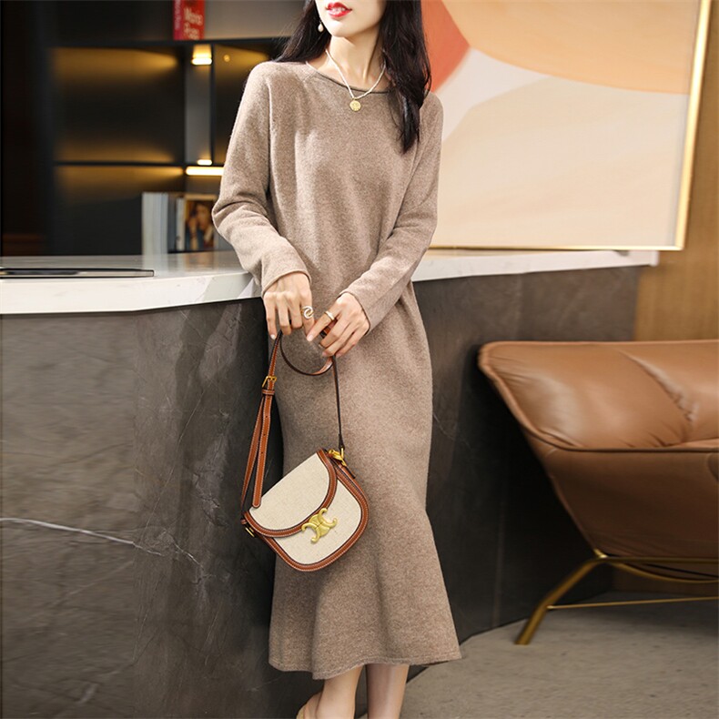 2025年冬羊毛针织连衣裙女圆领中长款毛衣裙套头宽松过膝长裙，女装连衣裙，君贝羊绒