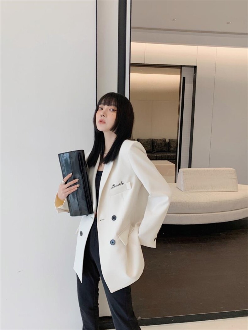 XZ22037翻袖前后印字母大版西装,女装西装,穿名堂(5F)