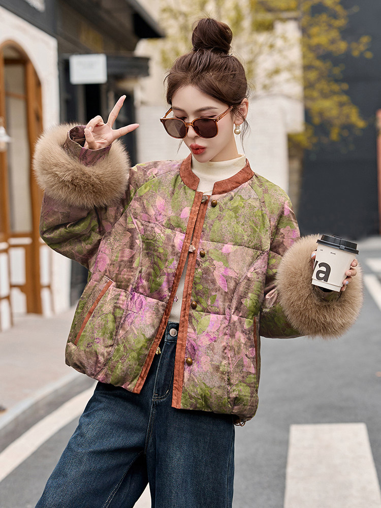新中式国风羽绒服女2025冬季新款高端巨好看的短款狐狸毛保暖外套,女装羽绒服,伊仟回