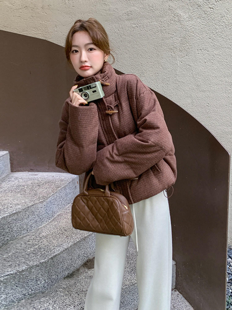 咖色格纹高级感羽绒服女冬复古保暖加厚白鸭绒外套6097P255K368,女装羽绒服,维壹