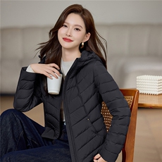 现货2025年冬季时尚休闲连帽保暖羽绒服，女装羽绒服，依恋蒂丝