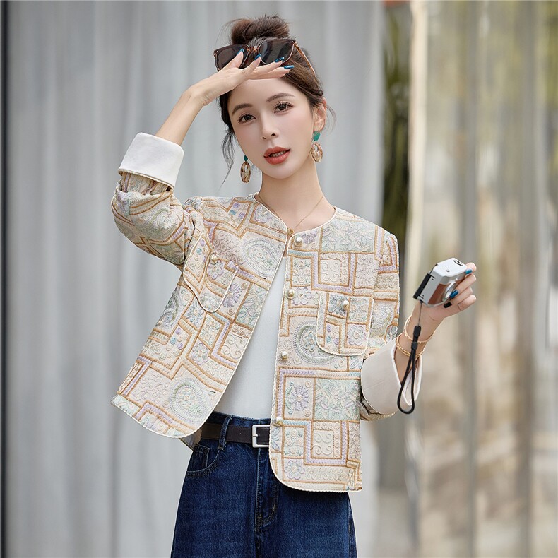 新中式重工刺绣短外套女2026春秋新款小香风亮片宽松汉服上衣,女装短外套,众宇琦