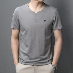 2023新款短袖t恤男士夏装冰丝polo衫衣服夏季中老年男装体恤上衣,平底鞋搭配衣服文案图片