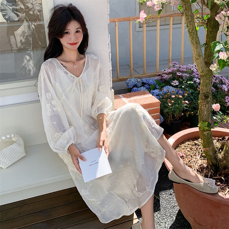 度假风白色蕾丝连衣裙套装女春秋2025新款吊带裙甜美法式优雅长裙,女装连衣裙,纯色衣恋