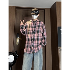 粉红色