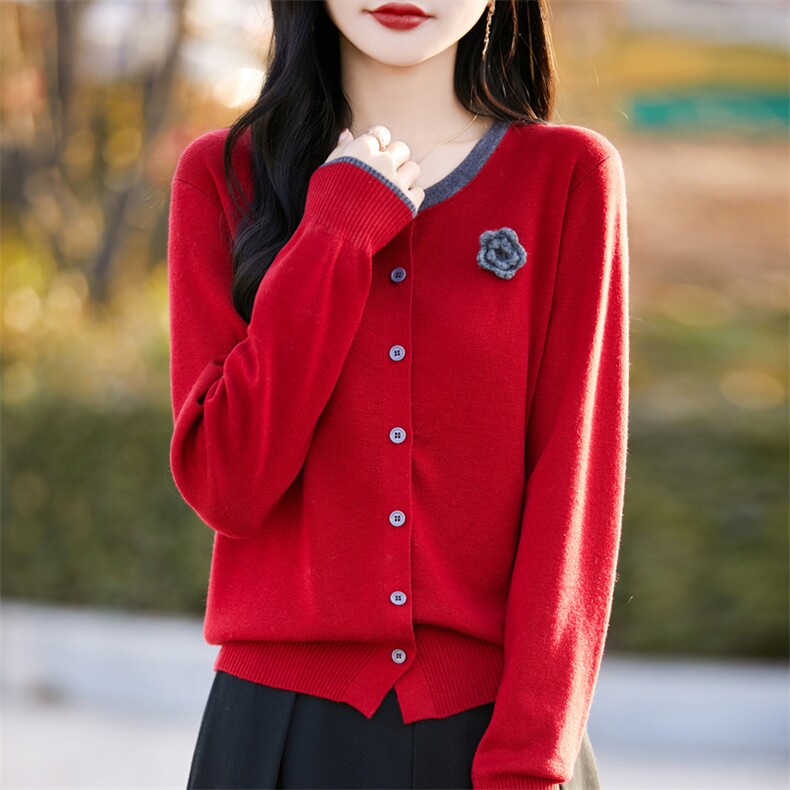 拼色圆领针织开衫女精致玫瑰花点缀春季亲肤细腻叠穿毛衣外套上衣图片