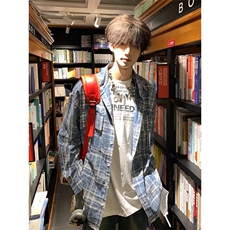 蓝色