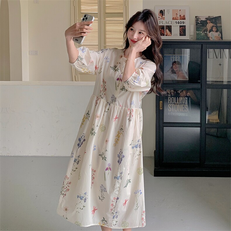 法式复古米白色碎花连衣裙女2025夏季新款显瘦海边度假风茶歇长裙图片