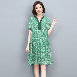 天丝碎花连衣裙女2022年新款夏季气质时尚高级感裙子图片