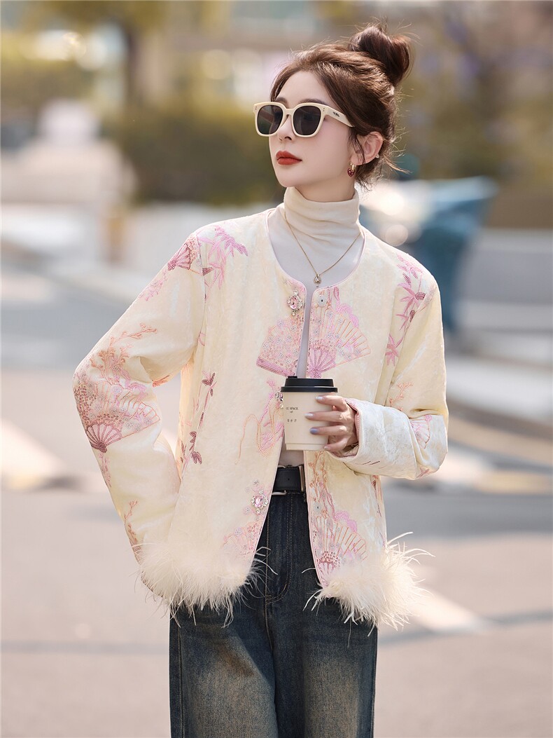 新中式国风刺绣羽绒服女2025冬季新款洋气减龄圆领百搭白鸭绒外套,女装羽绒服,依如秀(原杭风阁)