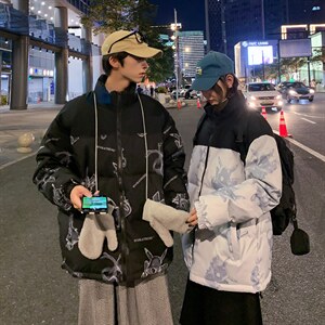 卡通印花小怪兽皮卡丘情侣学生短款轻薄拼色得物羽绒服男