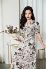 新款碎花气质连衣裙，女装连衣裙，蓝芝衣秀