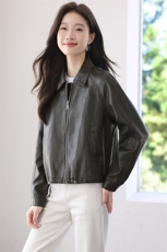 2025秋装新款简约时尚气质型短款皮衣外套，女装风衣，阿丹