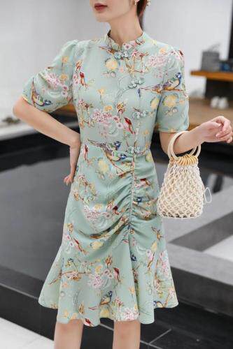 花色盘扣连衣裙，女装连衣裙，茗格拉