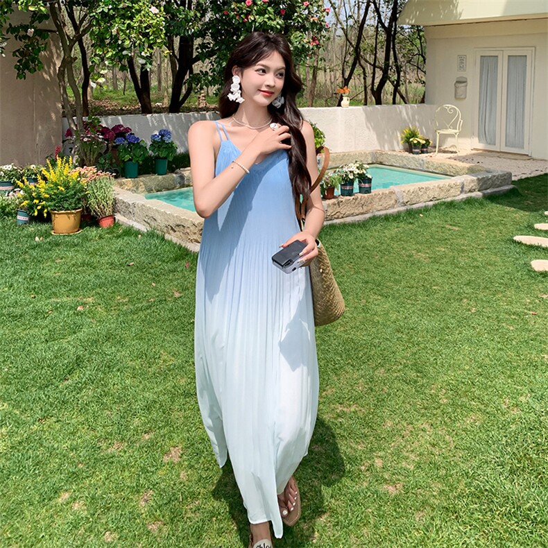 法式蓝色渐变吊带连衣裙女2025夏季新款海边慵懒度假风显瘦长裙子,女装连衣裙,2C105
