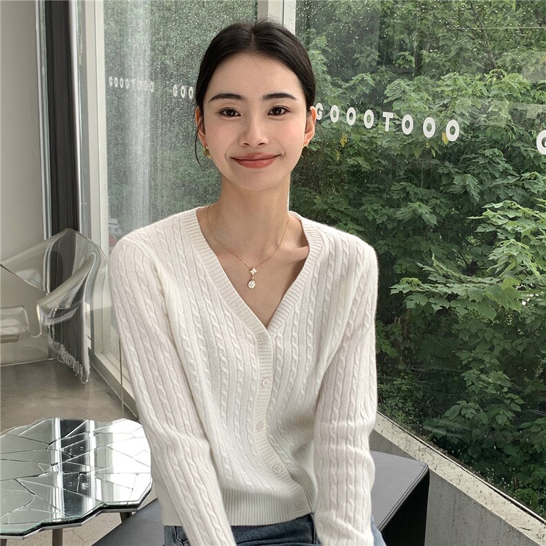 2025舒适百搭简约秋冬新款v领套头衫,女装羊绒衫,玛卡隆羊绒