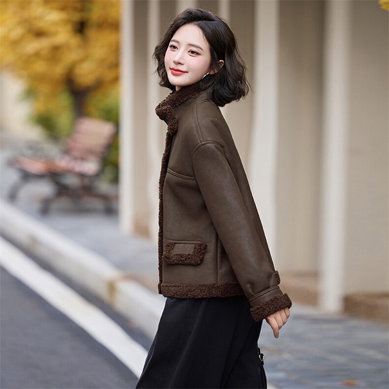 现货皮毛一体羊羔毛外套女短款2024秋冬新款加绒加厚外套，女装羊羔毛/颗粒绒，跑量工厂店