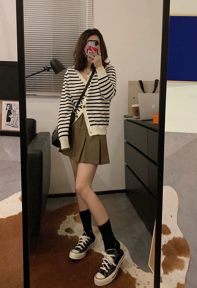 秋冬季新款舒适时尚百搭黑白条纹羊毛开衫,女装羊毛衫,莺澜羊绒