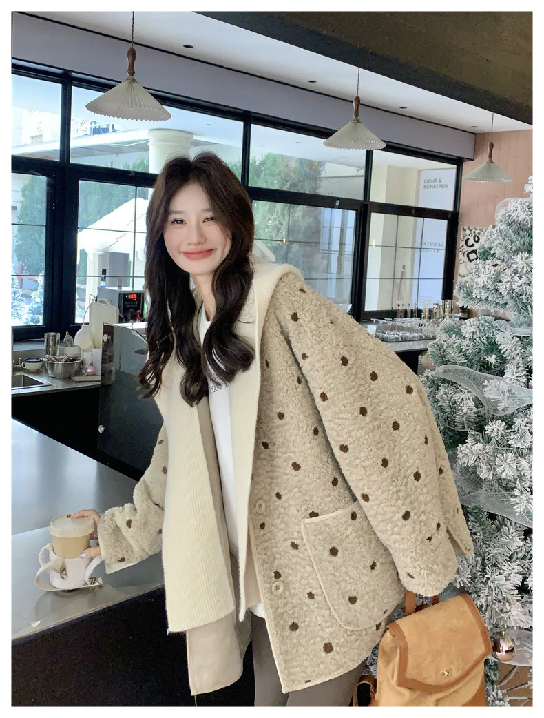 配围巾帽驼色仿皮毛一体羊羔毛外套女冬季2025新款小个子短款加厚,女装皮草,2C159