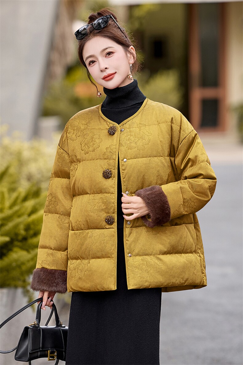 现货。现货。2025年冬季羽绒保暖新中式羽绒服,女装羽绒服,艾仟回(原伊仟回)
