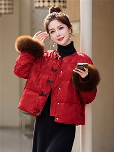 现货。现货。2025年冬季短款真狐狸毛羽绒服图片