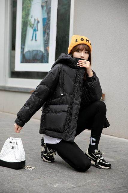 2021冬羽绒服，女装羽绒服，名 鸿