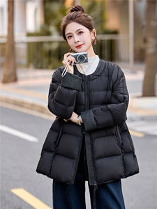 90%白鸭绒羽绒服女2025年冬季新款韩版宽松圆领加厚保暖面包服图片