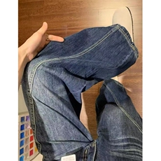 深蓝色