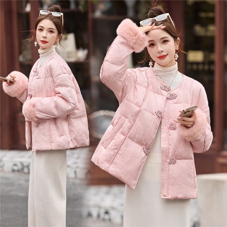 粉色新中式风提花短款羽绒服女2025冬保暖减龄白鸭绒加厚外套,女装羽绒服,悠米
