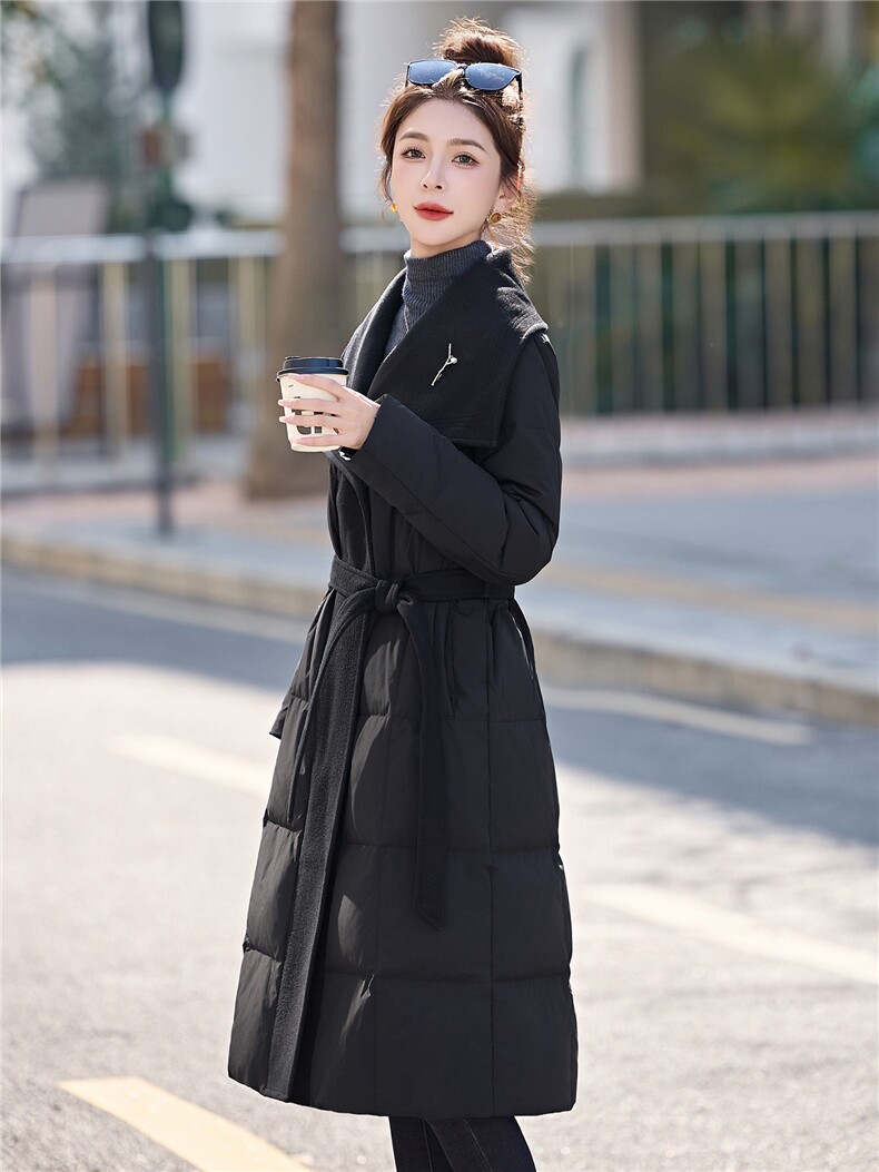现货（bao'kuan）加长款2025冬装新款简约时尚羊毛大翻领羽绒服,女装羽绒服,美沁