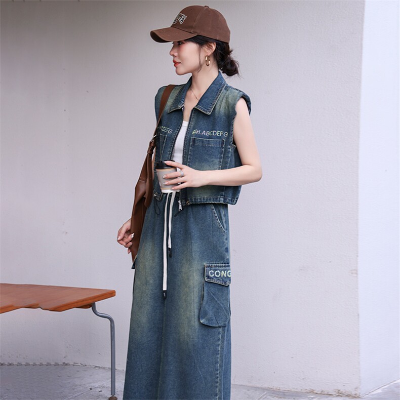 现货时尚休闲牛仔马甲套装裙女2024秋新款洋气减龄半身裙两件套,女装套装/套裙,美拉德工厂直营店