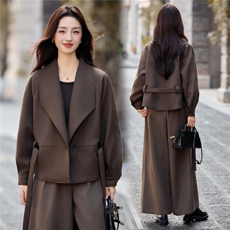 现货手工缝制冬季保暖新款时尚舒适西装领系带双面呢拼接短款外套，女装双面呢大衣，时尚俏佳人