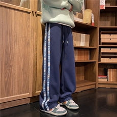 深蓝色