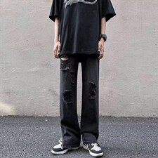 黑色