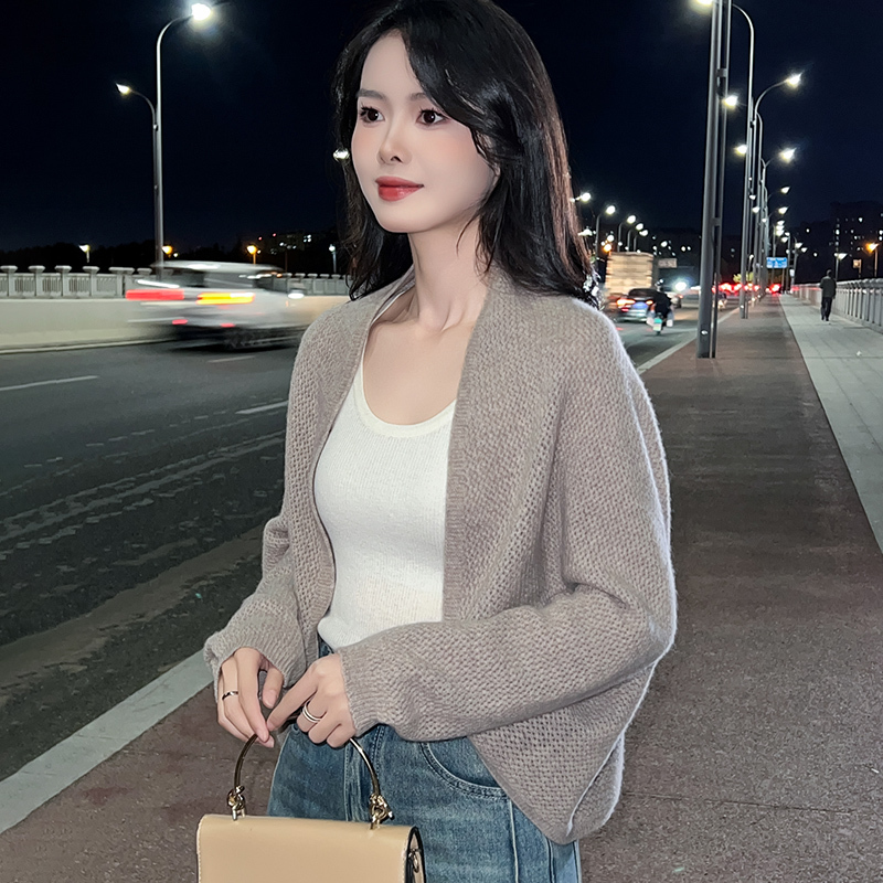 Pure Wool Shawl Cardigan for Women, Batwing Sleeve, Hollow-Out Short Knit Sweater Coat, Lazy Style Cape Top