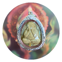 Domestic spot 2537 Luang Phor Kun Holy Water Mask contains a variety of shells and DDPRA certified kabe leaf workshop