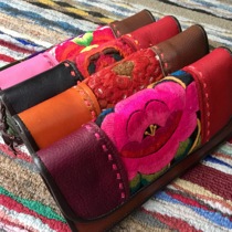 Domestic spot Thai handmade leather old embroidered cloth splicing buckle type bus carmen card bag Baye workshop