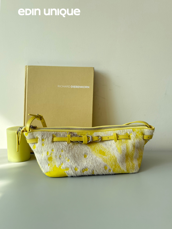A Niche Designer Handbag Made of Cowhide and Horsehair, Stylish and Unique Casual Shoulder Bag for Women A Niche Designer Handbag Made of Cowhide and Horsehair, Stylish and Unique Casual Shoulder Bag for Women
