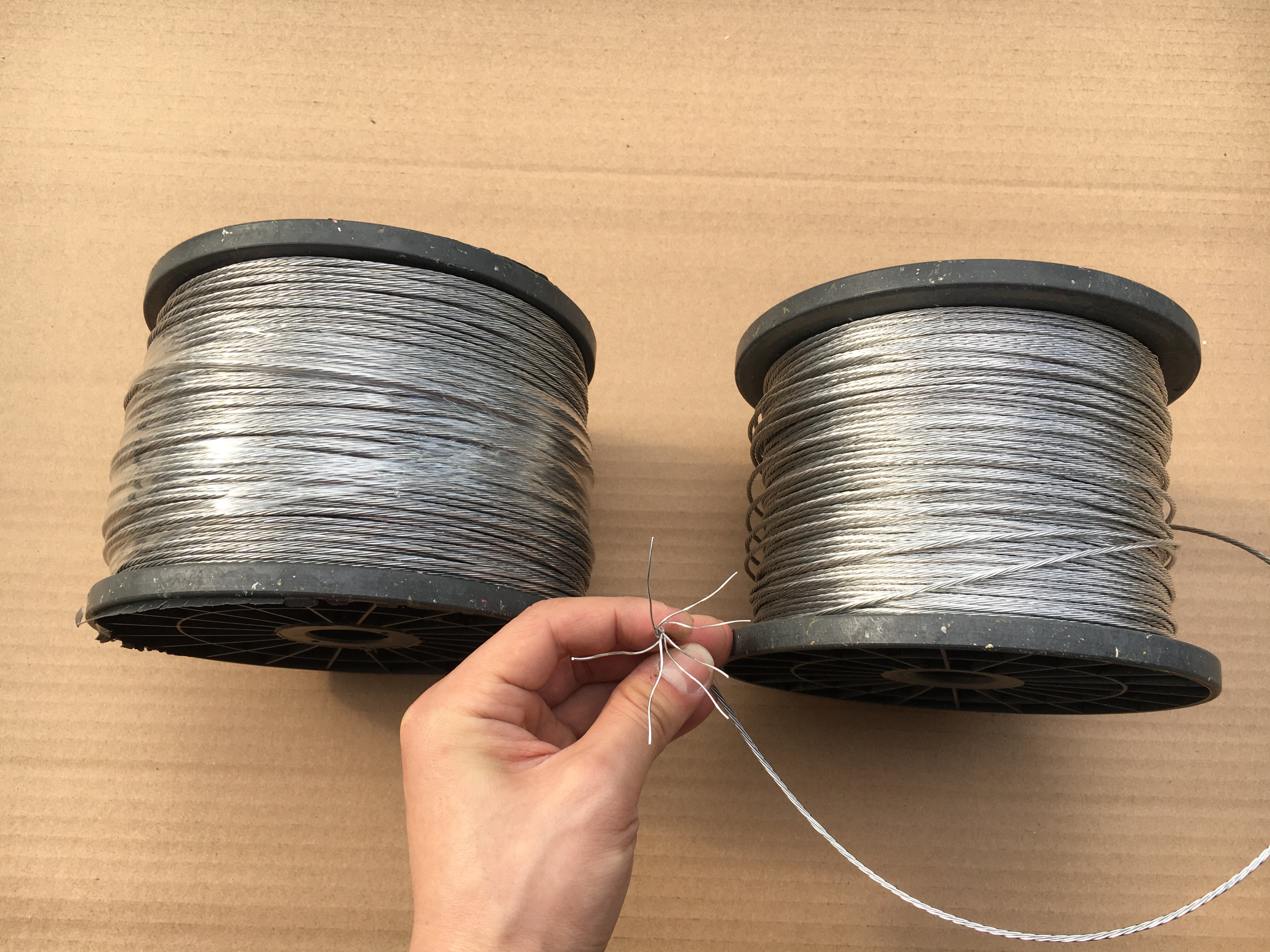 Electronic tension fence ranch livestock special single multi-strand stainless steel aluminum alloy wire high voltage insulation does not rust