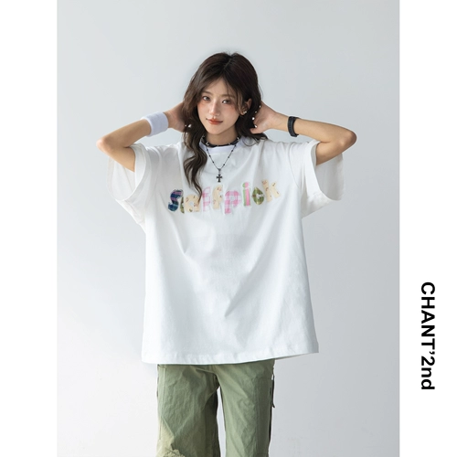 Пластырь, белая хлопковая небольшая дизайнерская футболка, цветочный принт, тренд сезона