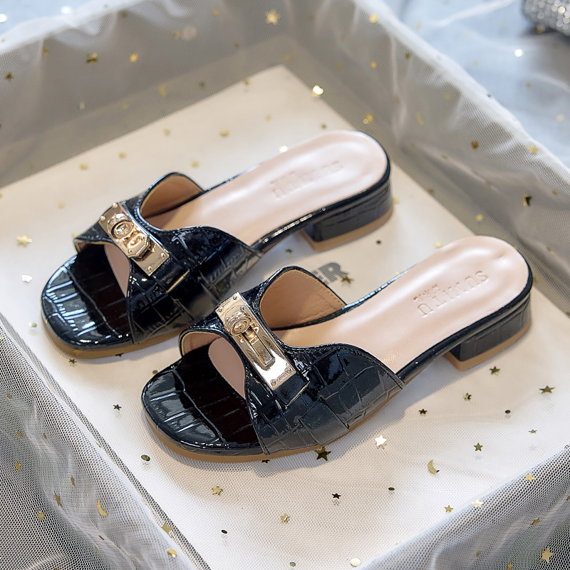 Girls' Fashionable Slip-On Sandals for Children, 2026 Summer Open-Toe Chunky Heel Sandals, High-End Small Gold Buckle High-Heeled Sandals