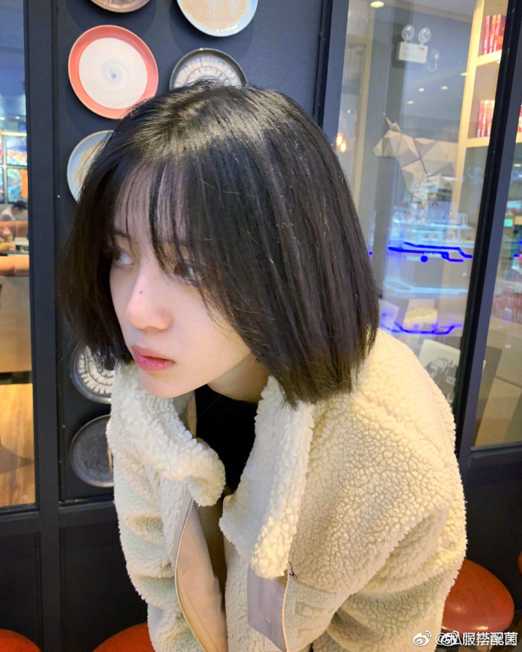 Li Xiyi với đoạn lông cừu áo khoác nữ bằng vải bông sang trọng tiểu Hàn Quốc dày lên đầu máy học sinh mùa đông lỏng lẻo - Bông mẫu áo phao nữ đẹp 2019